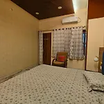 Kashivas - Spacious 2Bhk Near Assi Ghat