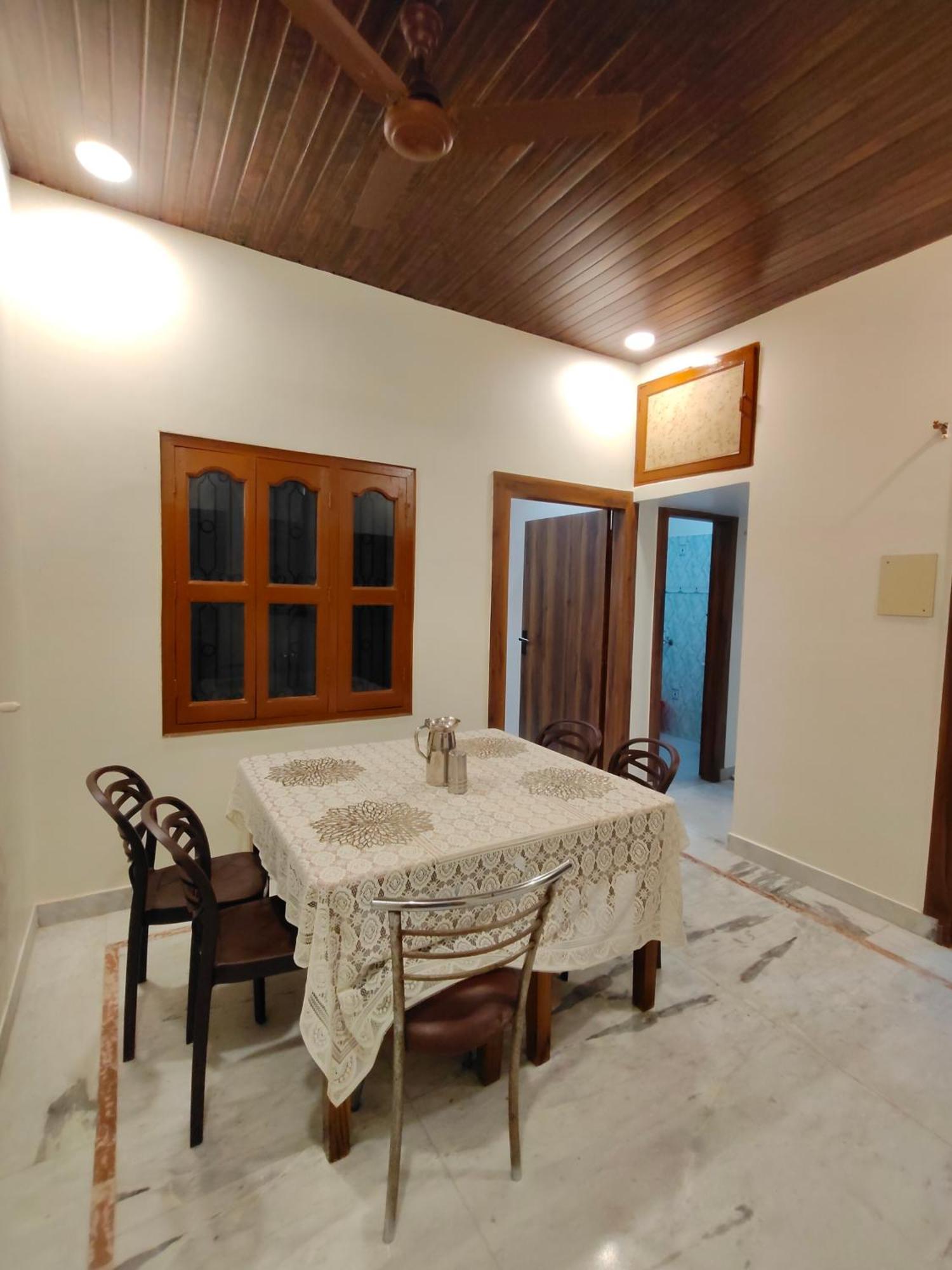 Apartment Kashivas - Spacious 2bhk Near Assi Ghat *