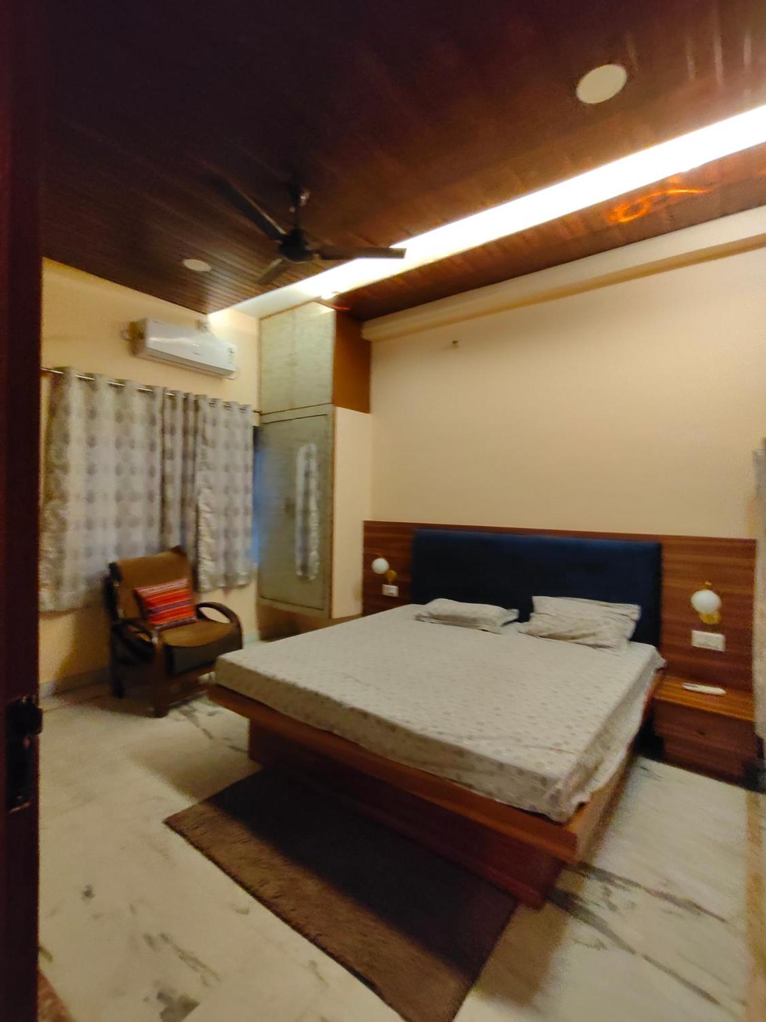 Kashivas - Spacious 2bhk Near Assi Ghat *