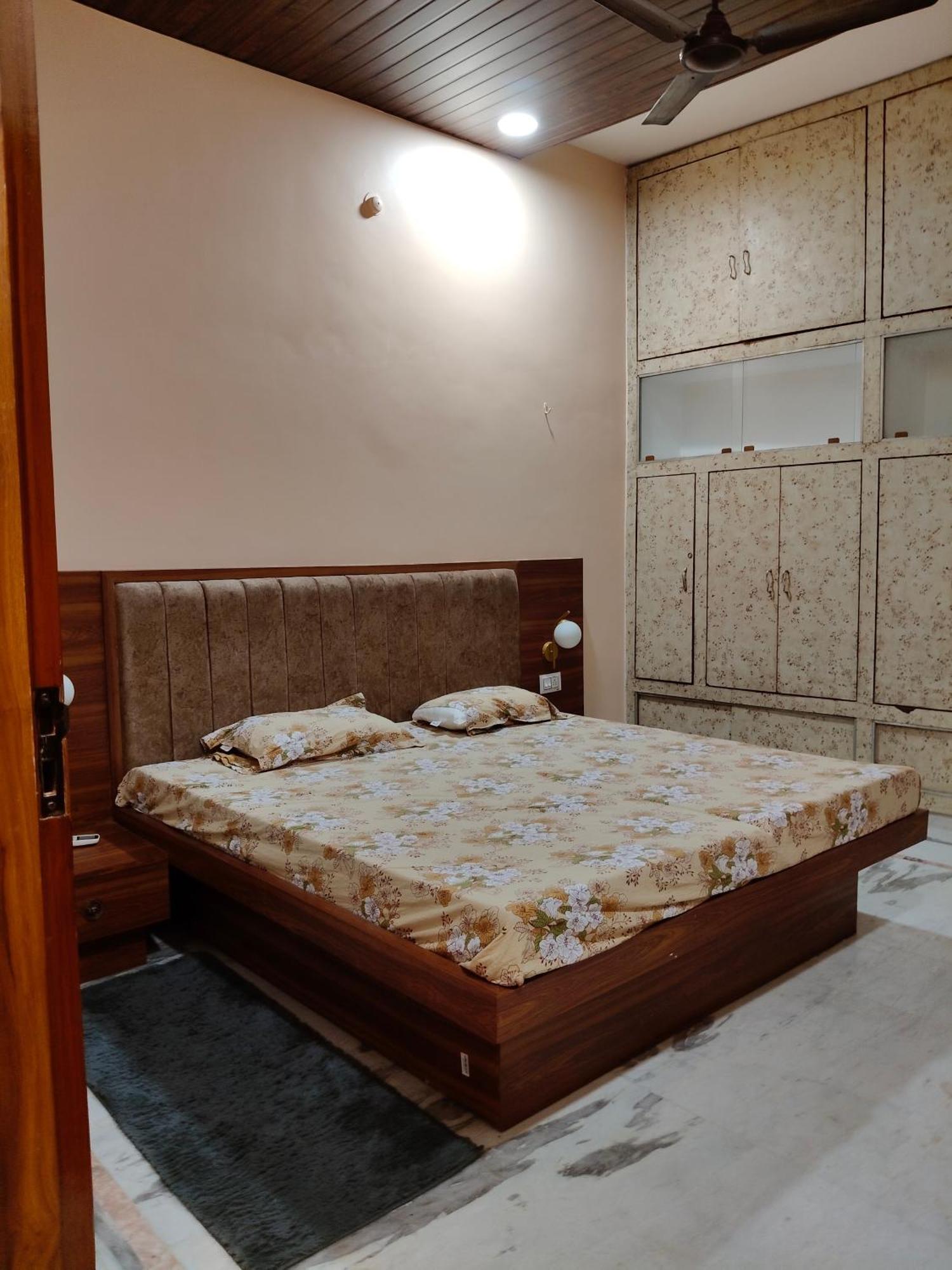 Apartment Kashivas - Spacious 2bhk Near Assi Ghat *