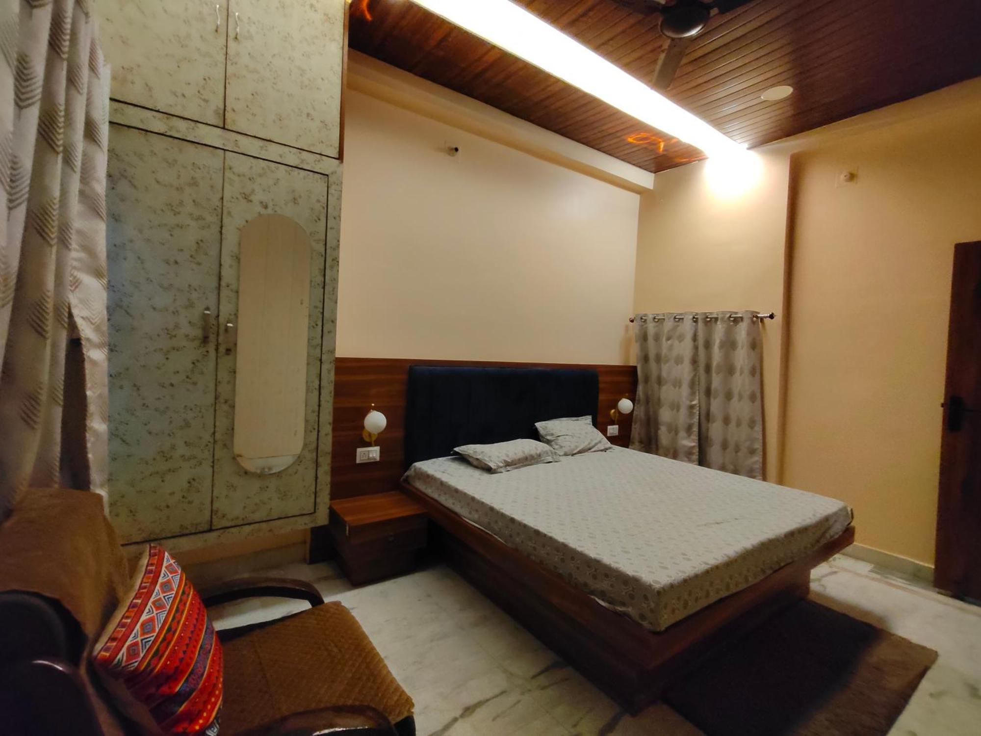Apartment Kashivas - Spacious 2bhk Near Assi Ghat