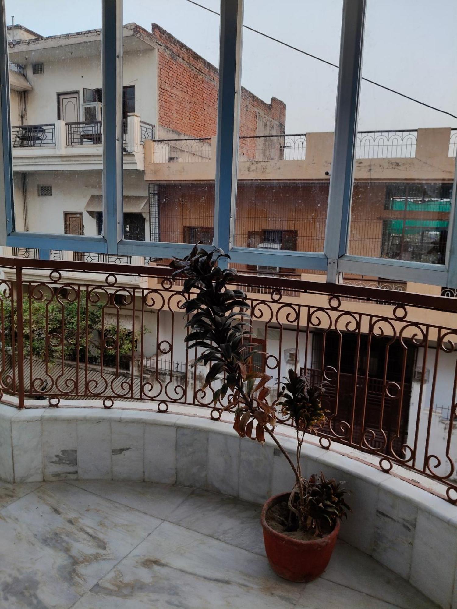 Apartment Kashivas - Spacious 2bhk Near Assi Ghat Varanasi