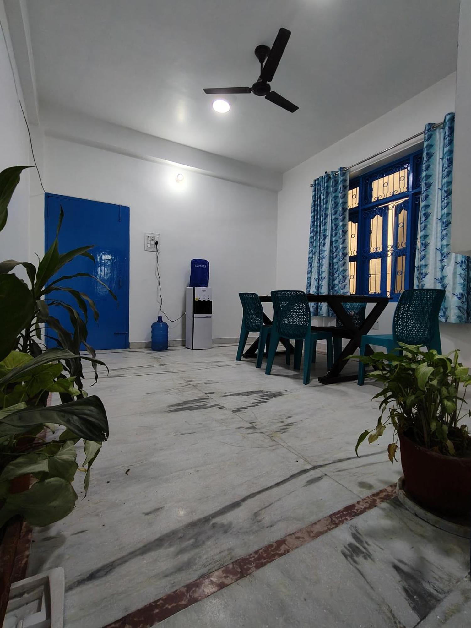 Kashivas - Spacious 2bhk Near Assi Ghat